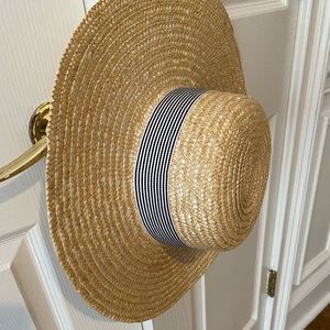 Large straw hat
